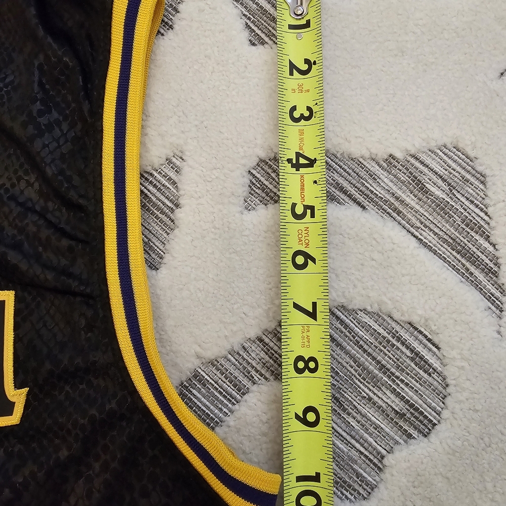 Kobe Bryant 'MAMBA' NBA jersey - Picture 11 of 15